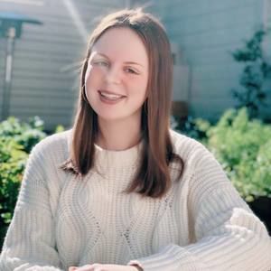 Meet your Posher, Caitlin